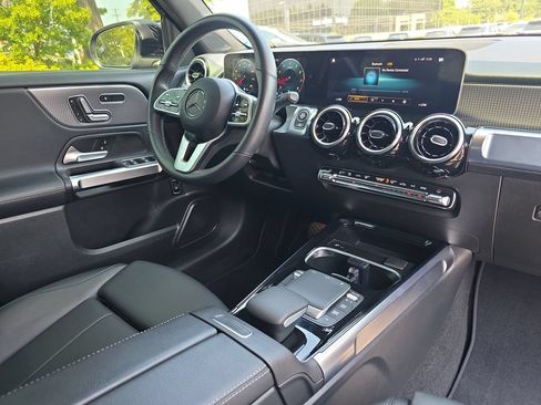 Certified 2021 Mercedes-Benz GLB 250 4MATIC image 18