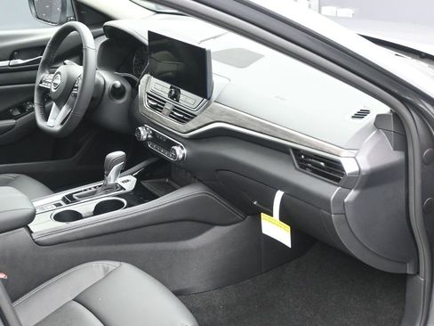 New 2025 Nissan Altima 2.5 SL image 6