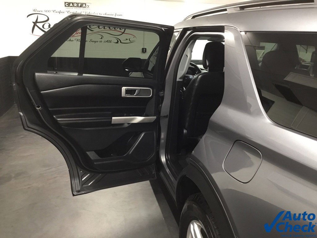 Used 2022 Ford Explorer XLT w/ Equipment Group 202A AWD/4WD image 28