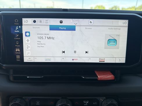 Used 2025 Jeep Wrangler Unlimited Rubicon AWD/4WD image 42