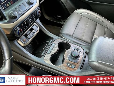 Used 2022 GMC Acadia Denali w/ Denali Ultimate Package image 18