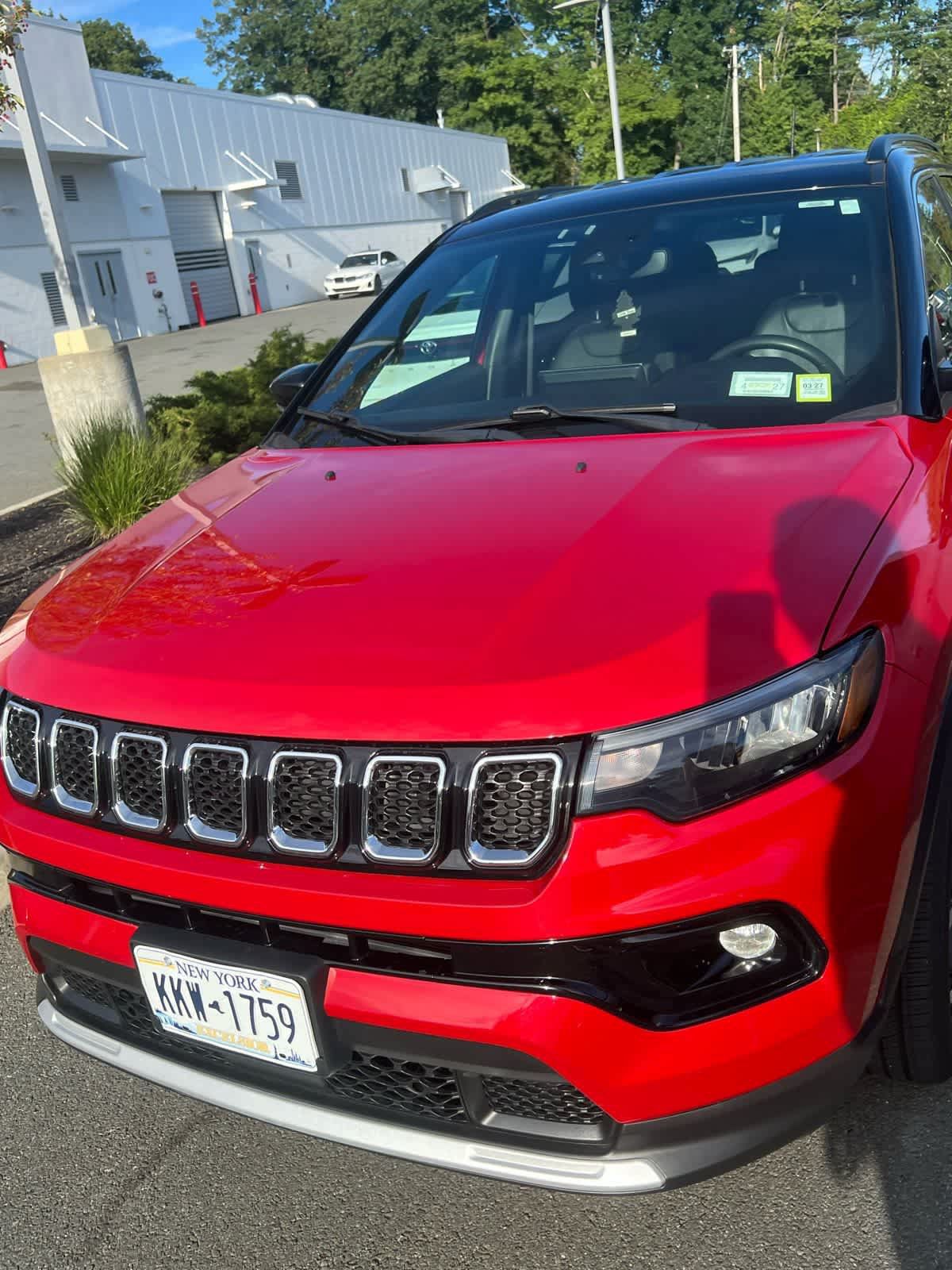Used 2023 Jeep Compass Limited AWD/4WD image 3