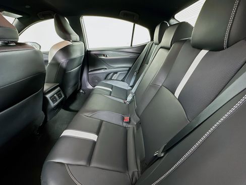 Used 2025 Toyota Camry SE FWD image 26