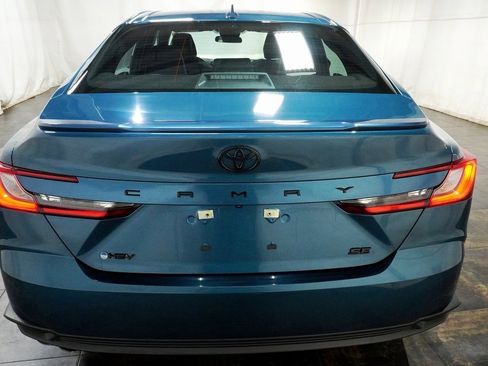 Certified 2025 Toyota Camry Hybrid image 5