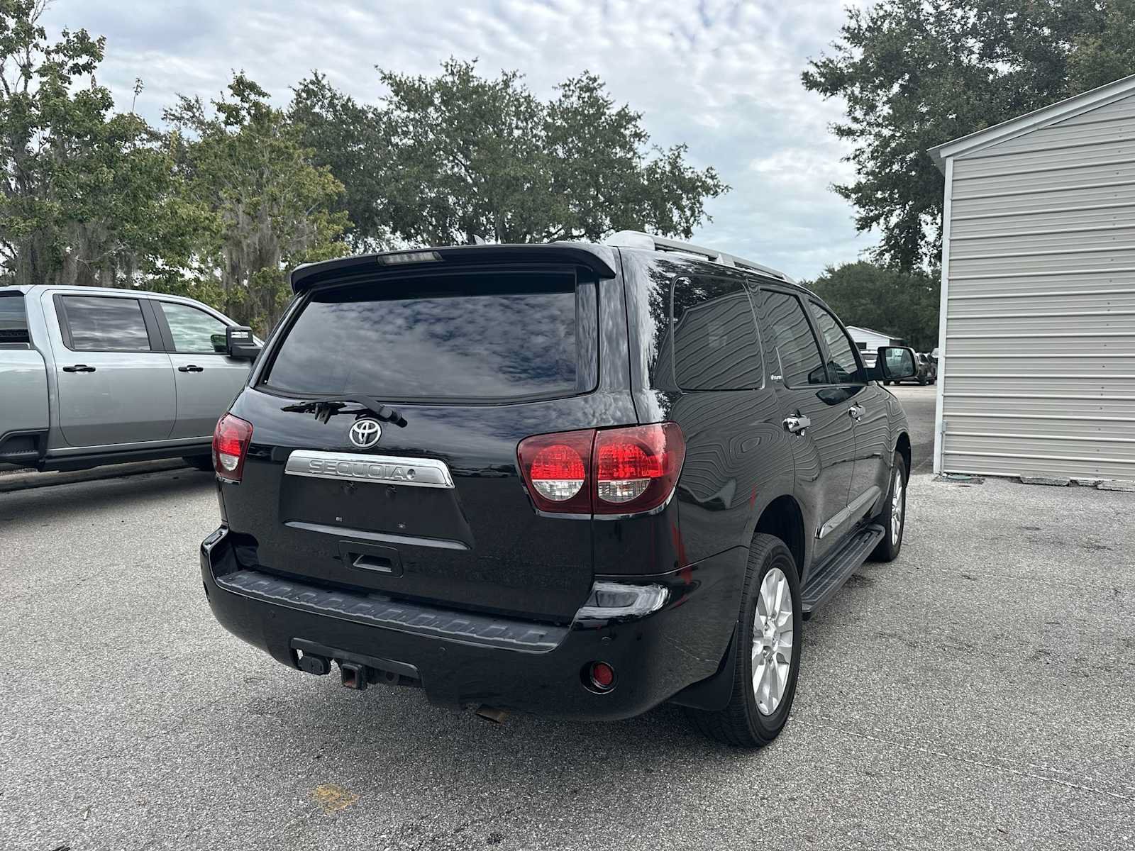 Used 2018 Toyota Sequoia Platinum AWD/4WD image 6