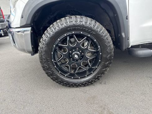 Used 2015 Toyota Tundra SR5 w/ TRD Off Road Package AWD/4WD image 26