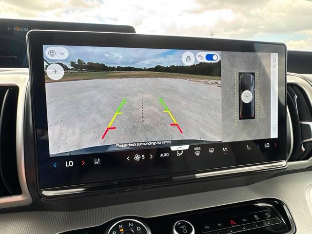 Used 2025 Ford Expedition Active AWD/4WD image 17