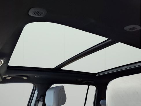 New 2026 Jeep Grand Wagoneer 2WD image 15