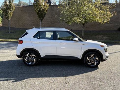 New 2026 Hyundai Venue SEL image 7