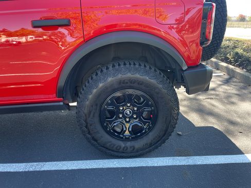 Used 2023 Ford Bronco Wildtrak image 8