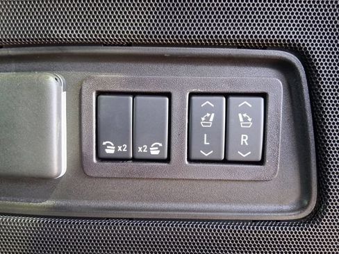 Used 2026 Cadillac Escalade Platinum Sport w/ LPO, Floor Liner Package RWD image 7