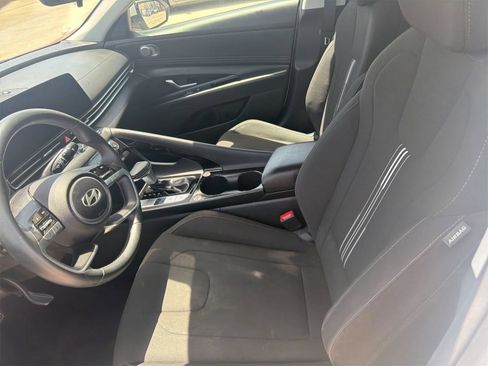 Used 2025 Hyundai Elantra SEL FWD image 7