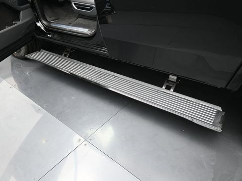 Used 2024 Jeep Grand Wagoneer Series II w/ Quick Order Packagew 28T image 18