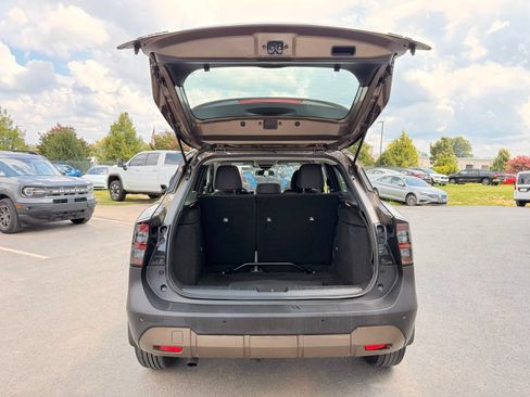 Used 2025 Nissan Kicks S AWD/4WD image 43