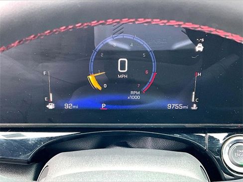 Used 2025 Chevrolet Trax RS w/ Sunroof Package image 22