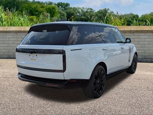 New 2025 Land Rover Range Rover Long Wheelbase SE image 4