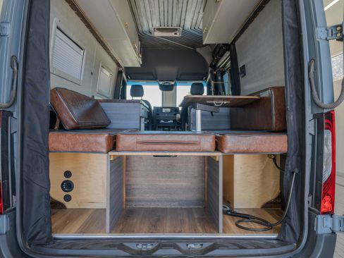 Used 2023 Mercedes-Benz Sprinter 2500 image 34