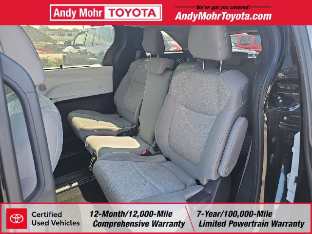 Certified 2025 Toyota Sienna LE FWD image 11