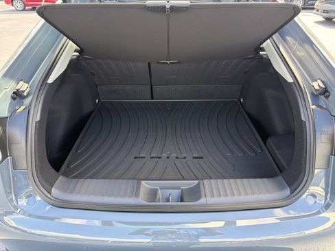 New 2027 Toyota Prius FWD image 22