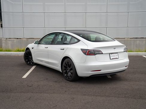 Used 2023 Tesla Model 3 Standard Range RWD image 3