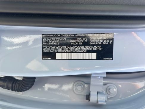 Certified 2025 Volvo XC40 B5 Ultra AWD/4WD image 35