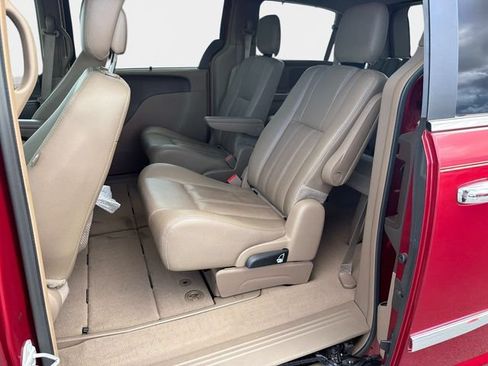 Used 2015 Chrysler Town & Country Touring-L w/ Driver Convenience Group FWD image 11