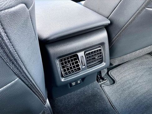 Used 2025 Toyota Camry SE image 10