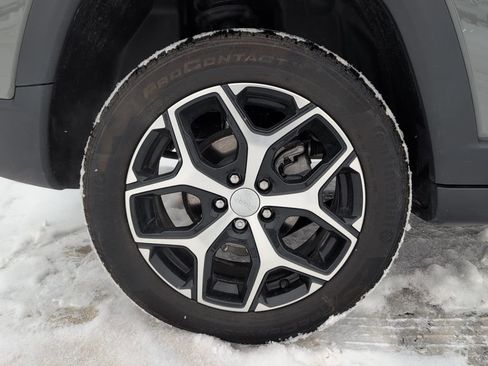 Used 2024 Jeep Compass Limited image 9