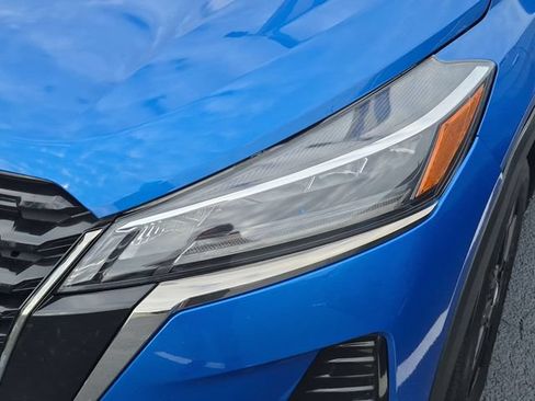 Used 2023 Nissan Kicks SR w/ SR Premium Package FWD image 5