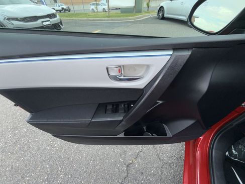 Used 2015 Toyota Corolla LE FWD image 15