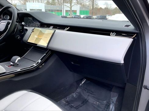 Used 2026 Land Rover Range Rover Evoque Dynamic SE image 18