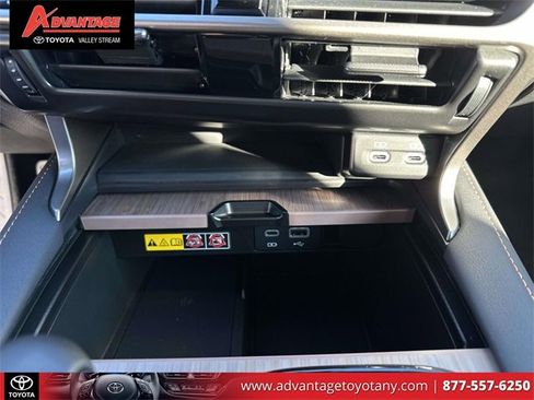 Used 2025 Lexus RX 350h image 34