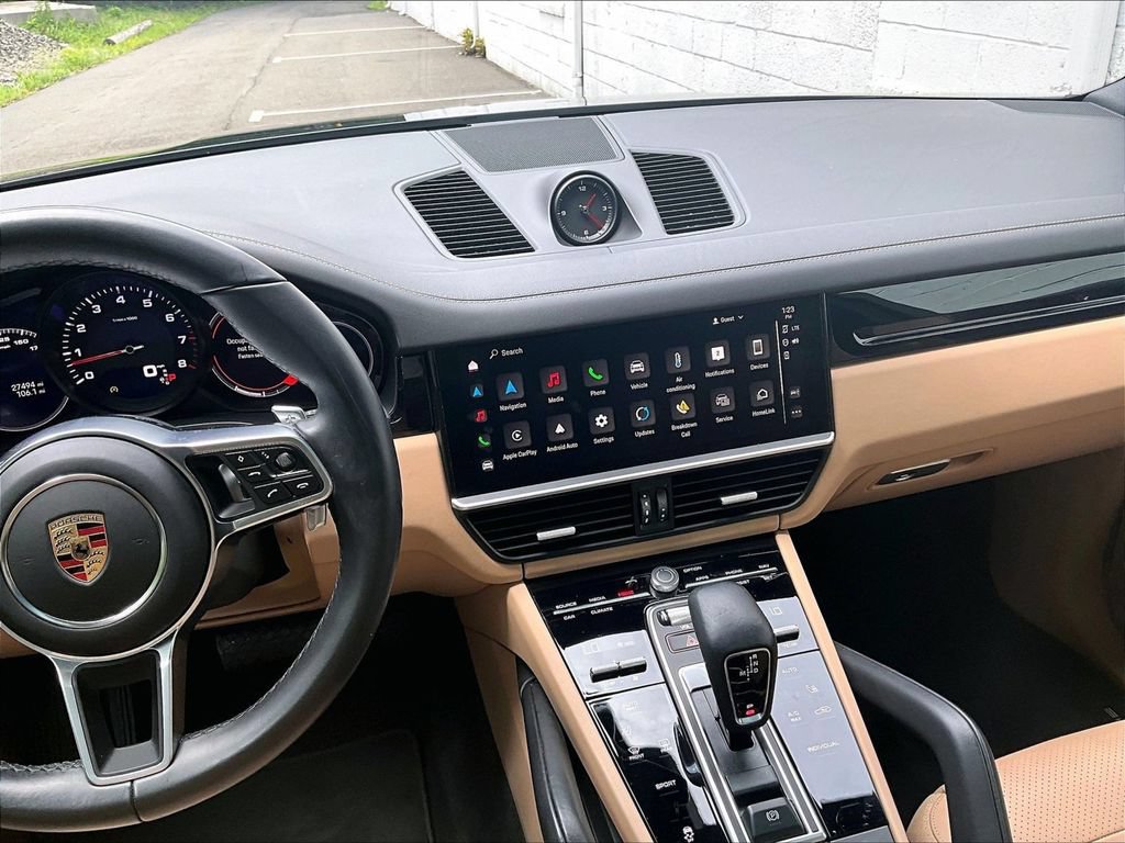 Certified 2023 Porsche Cayenne AWD/4WD image 10