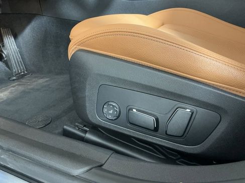 Certified 2024 BMW 330i Sedan image 21