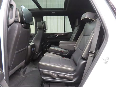 Used 2025 GMC Yukon Elevation w/ Elevation Premium Package image 12