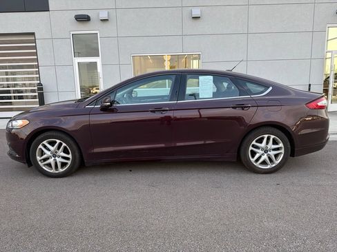 Used 2013 Ford Fusion SE FWD image 3