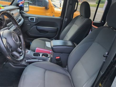 Used 2020 Jeep Gladiator Sport w/ Quick Order Package 24S AWD/4WD image 4