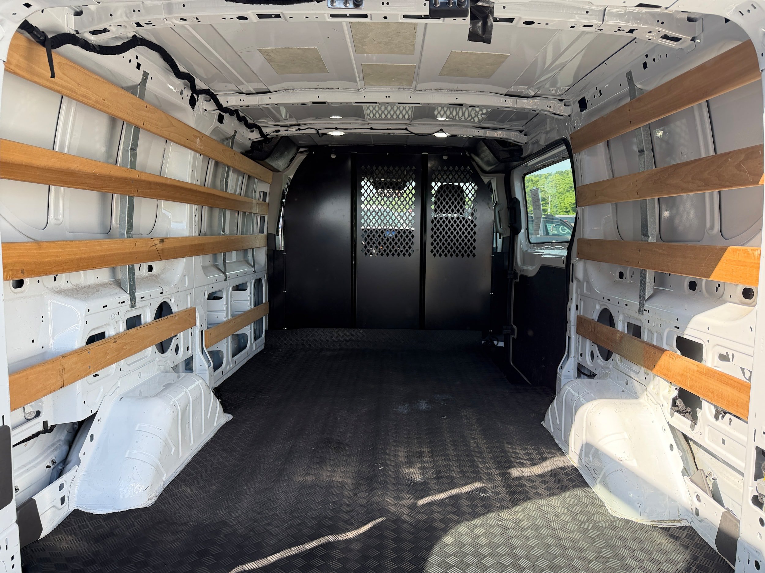 Used 2024 Ford Transit 250 Low Roof w/ Exterior Upgrade Package RWD image 8