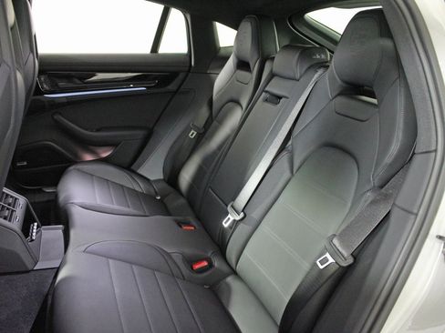Used 2025 Porsche Panamera 4 image 34