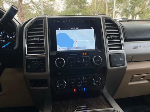 Used 2017 Ford F250 Lariat w/ Lariat Value Package image 19