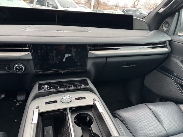 Used 2025 Lincoln Navigator L Reserve w/ Jet Appearance Package AWD/4WD image 21