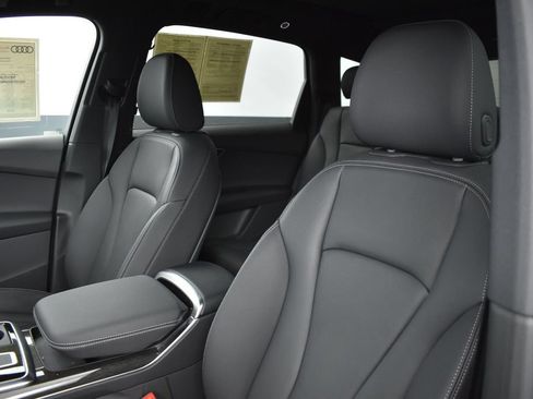 Used 2025 Audi Q7 3.0T Premium w/ Convenience Package AWD/4WD image 9