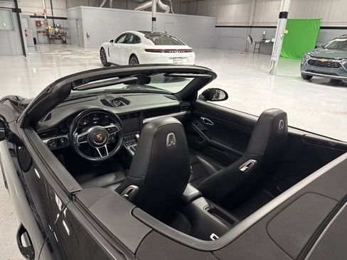Used 2017 Porsche 911 Carrera S image 9