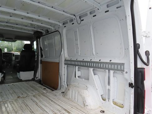 Used 2016 Mercedes-Benz Sprinter 2500 image 33