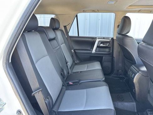 Used 2017 Toyota 4Runner SR5 Premium image 30