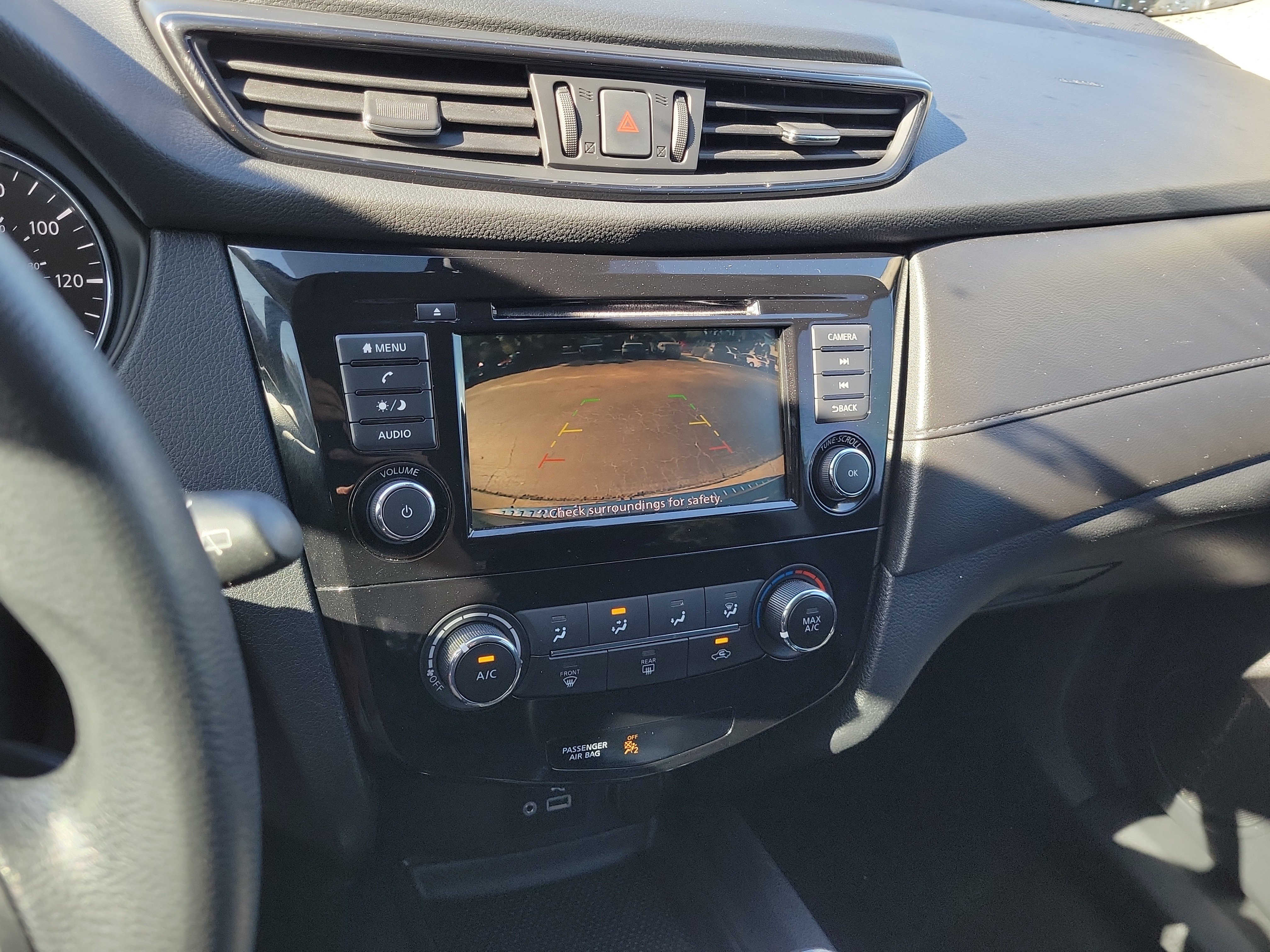 Used 2020 Nissan Rogue S FWD image 27