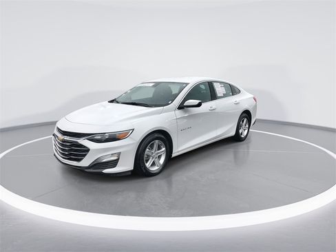 Used 2024 Chevrolet Malibu LS image 4