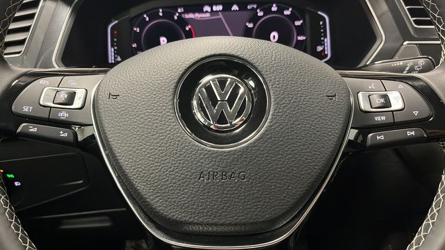 Used 2021 Volkswagen Tiguan SEL AWD/4WD image 18