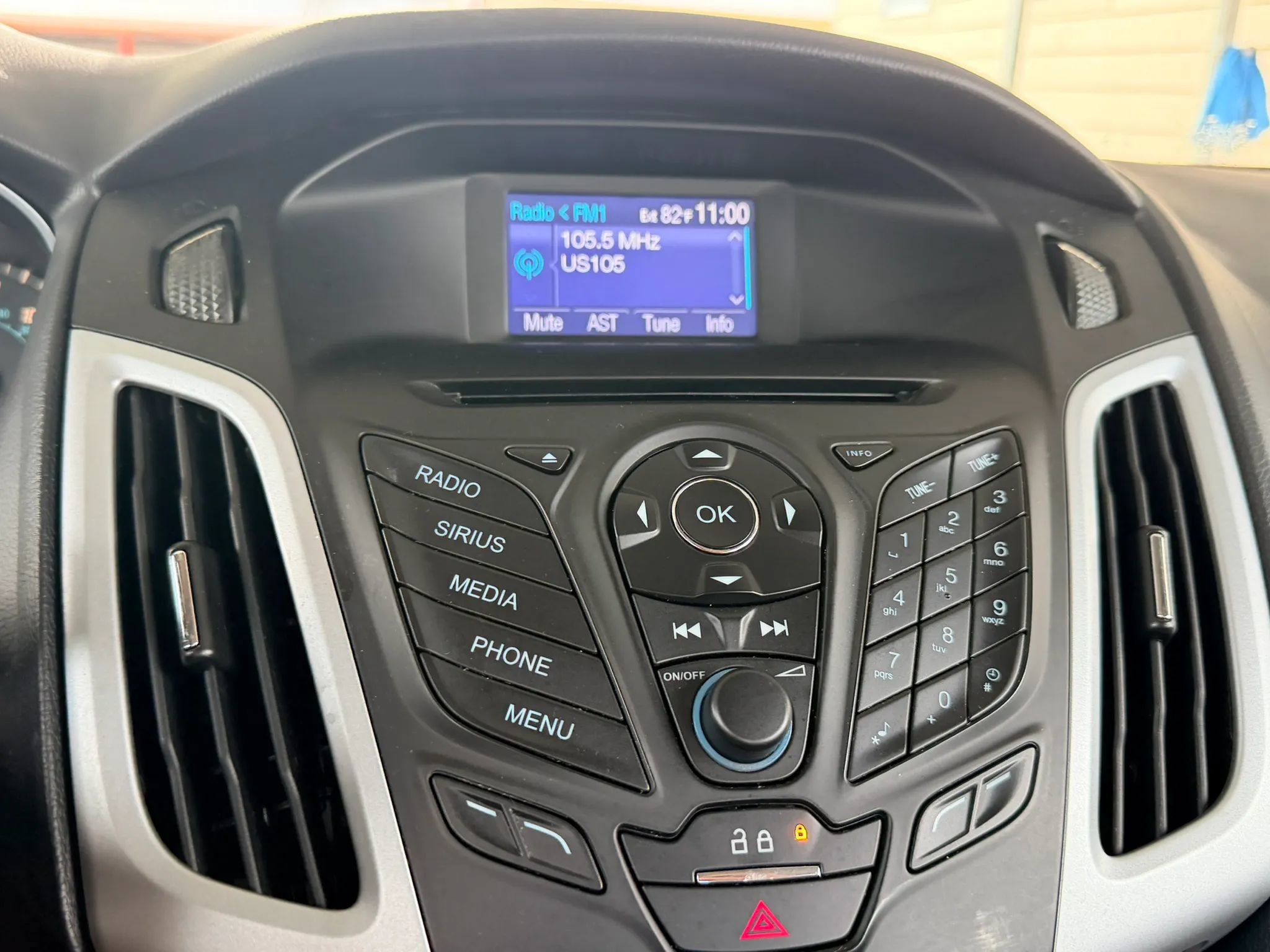 Used 2014 Ford Focus SE FWD image 14