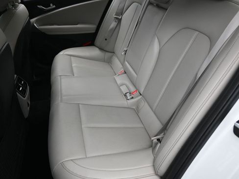 Used 2020 Genesis G70 2.0T AWD/4WD image 30